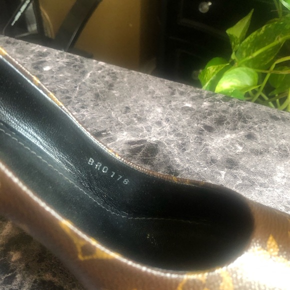 Louis Vuitton Monogram Heels - Picture 5 of 6